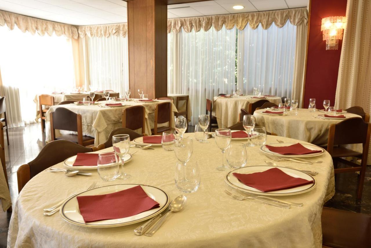 Hotel Bergamo San Bartolomeo Al Mare Exterior foto
